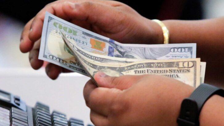 Dolar ve euro yükselişte; borsa ekside